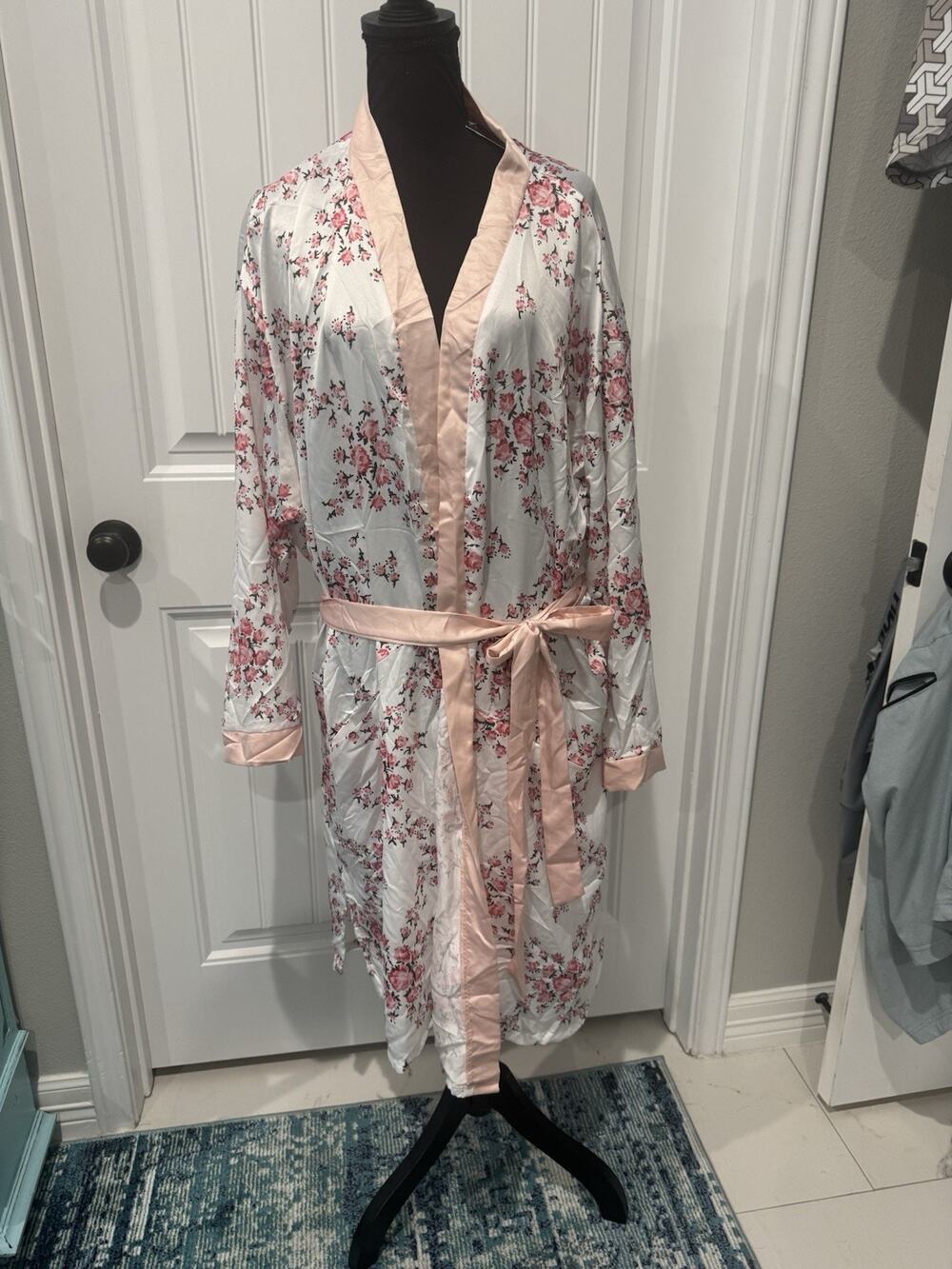 New Fab Fit Plus Size Morgan Lane Bathrobe Silky Floral